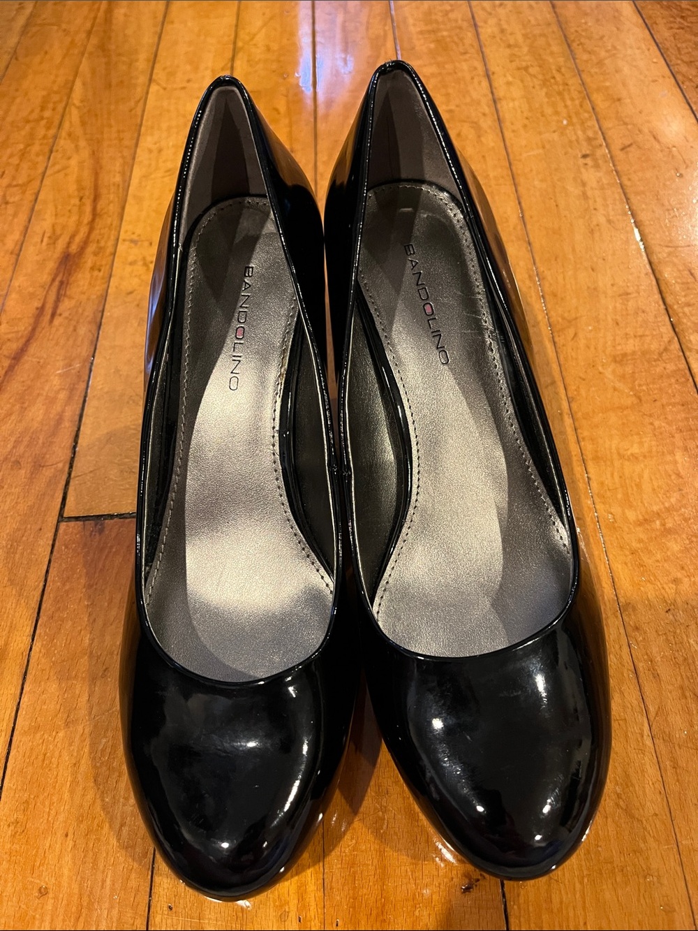 Bandolino Black Patent Round-Toe Heels